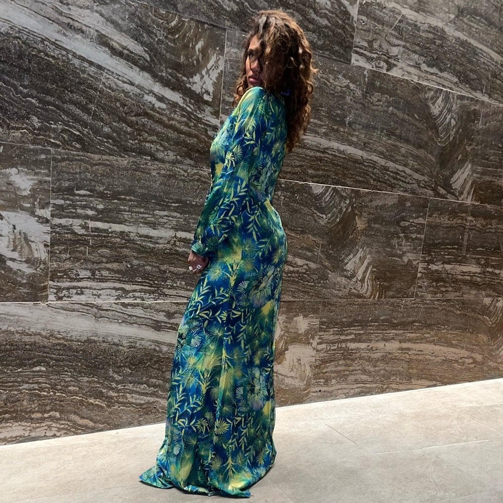 Beautiful J Lo inspired vacation dress